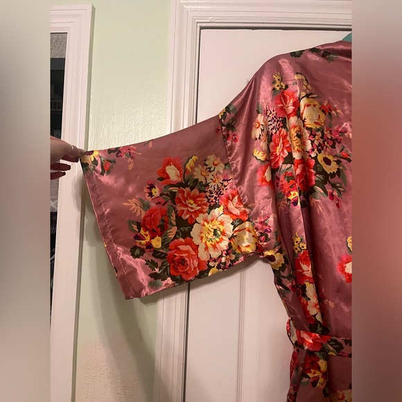 Short Floral Robe - Picture 10 of 10